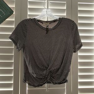 Soto Lifestyle black and white T-shirt